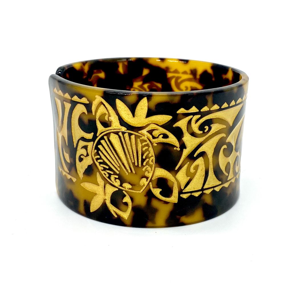 Brazalete de concha de acrílic - Pacific Jewelry & Watches Los Angeles reseña y precio